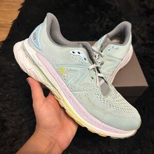 NEW BALANCE athletic training running lace up shoes sneakers women's 8